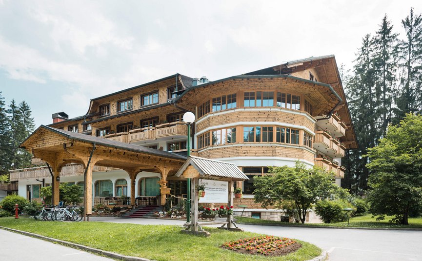 Hotel & Glamping Ribno Alpine Resort ****