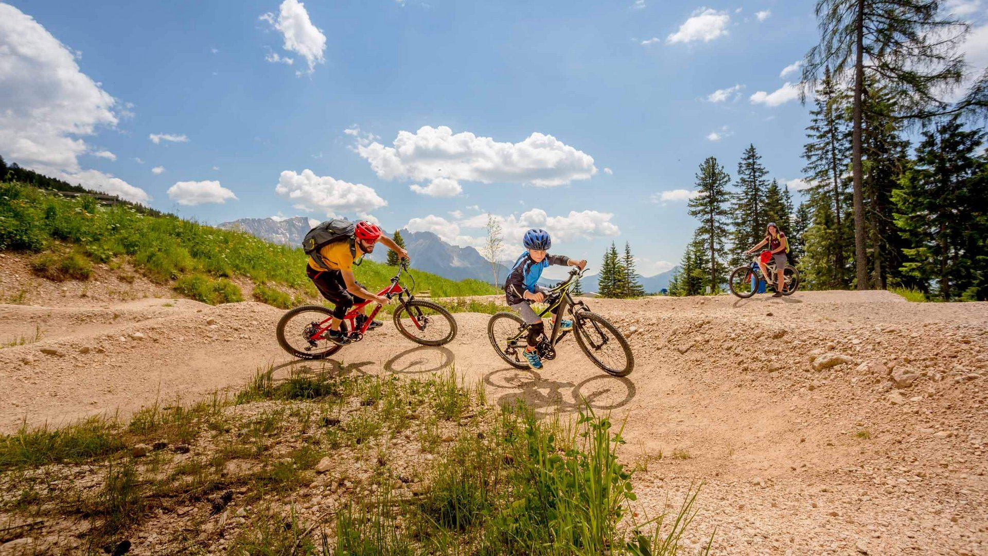 Mountain bike holidays for families with children and teenagers