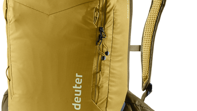 Mountain Bike Holidays © deuter gelber deuter rucksack mit mehreren fächern und gepolsterten trägern